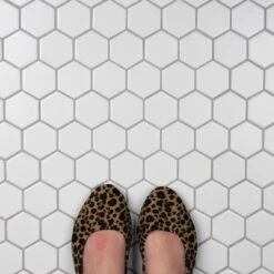 Merola Tile Metro Hex 2 In. Matte White 11-1/8 In. X 12-5/8 In. X 6 Mm Porcelain Mosaic Tile (9.96 Sq. Ft. / Case) 30 Merola Tile Metro Hex 2 In. Matte White 11-1/8 In. X 12-5/8 In. X 6 Mm Porcelain Mosaic Tile (9.96 Sq. Ft. / Case) -Household Items Sales 5484bff2a7262ada59ca3ee23a9a3b64 1800x1800
